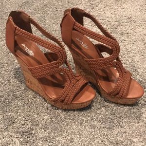 CHARLOTTE RUSSE💓 5in, brown wedges